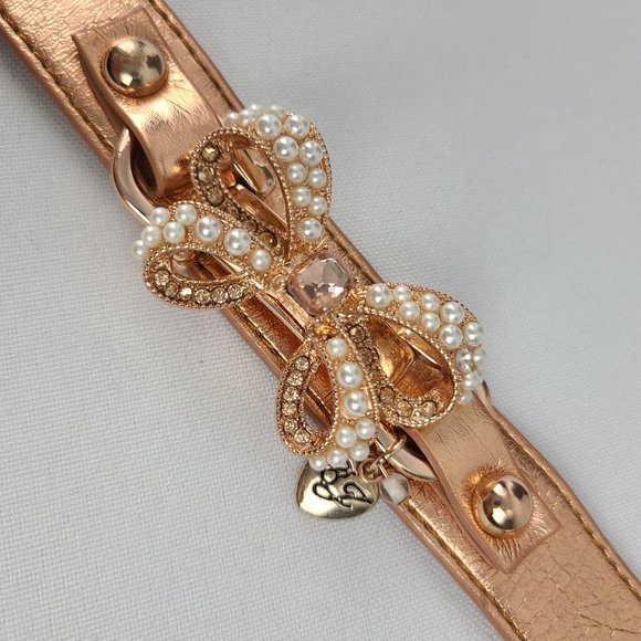 Betsey Johnson Rose Gold Bow Bracelet - Picture 5 of 5